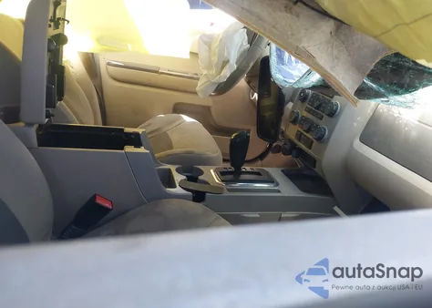 2008 Ford Escape Xlt z USA, uszkodzony, nr VIN 1FMCU03Z08KA81945